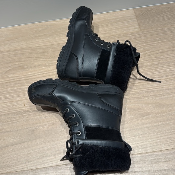 UGG kids boys girls Black Lace-Up Winter Boots Size 3. EU 35 - Picture 7 of 11